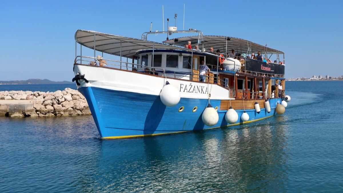 One-day boat excursion to Telašćica Nature Park (salt lake) and Levrnaka island (NP Kornati)