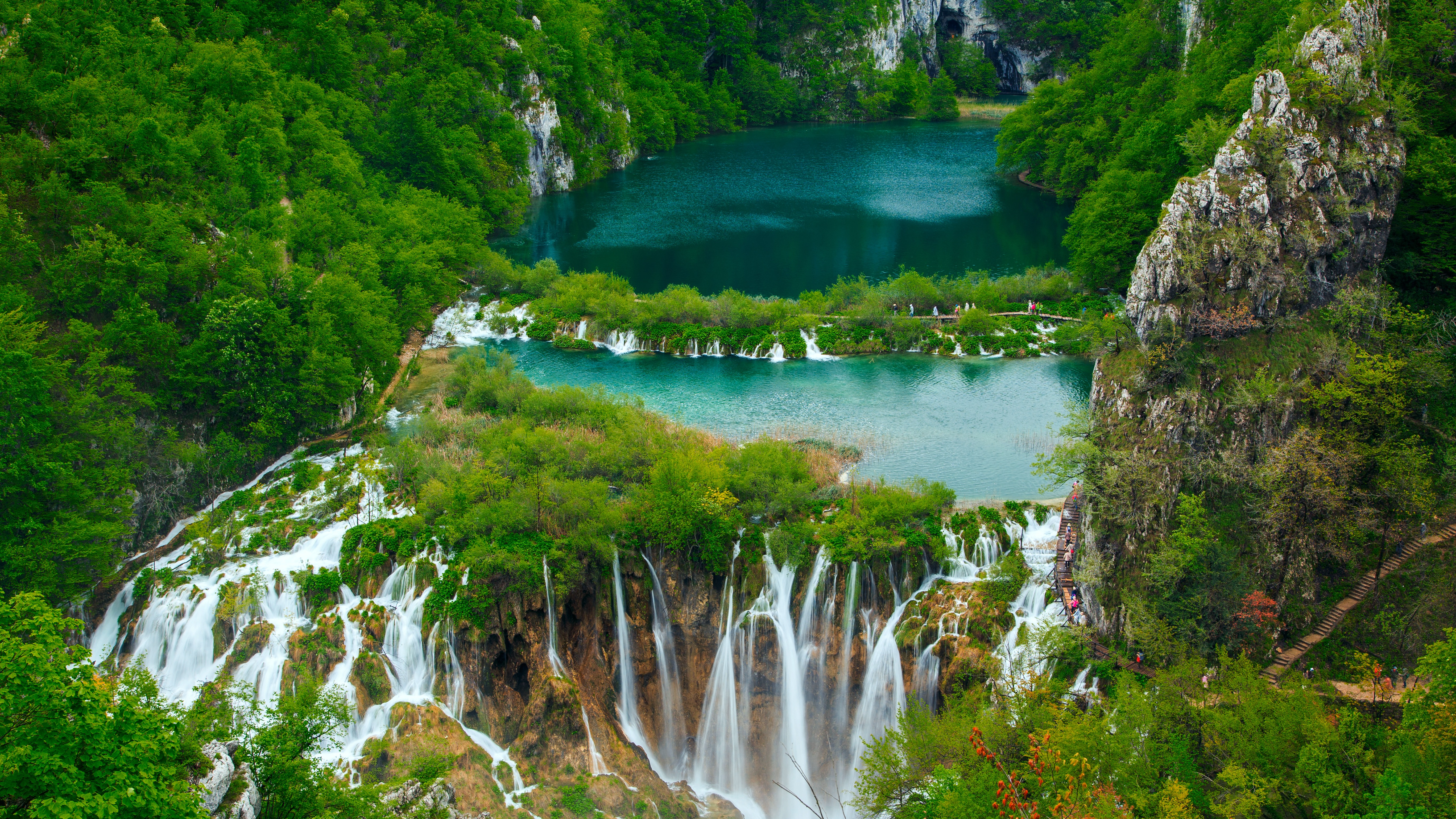 Plitvice Lakes - one day bus excursion and Zadar Old Town Tour